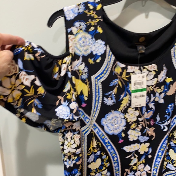 Gorgeous cold shoulder petite large dress - Picture 3 of 6